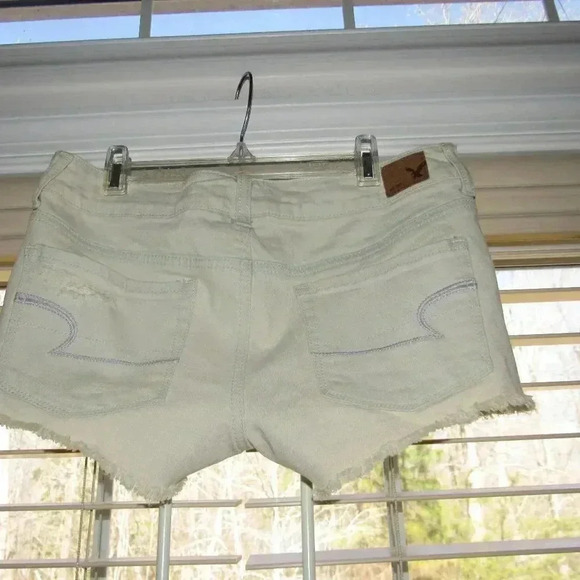 AMERICAN EAGLE Outfitters Shortie Stretch Patch Light Wash Jean Shorts Size 4 - Picture 2 of 7